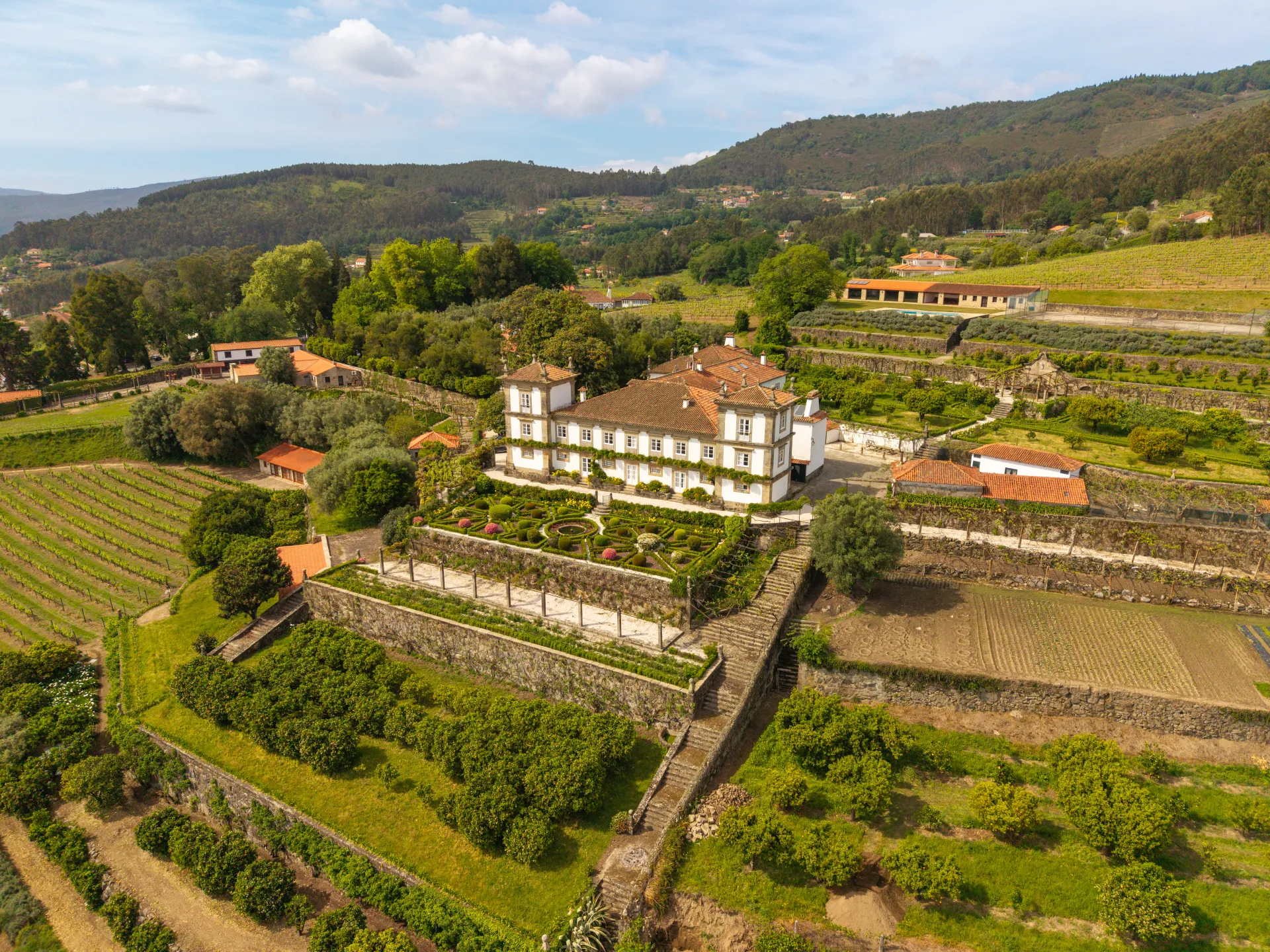 Paço de Calheiros — 800 Anos de História, Alojamento e Casamentos em Ponte de Lima